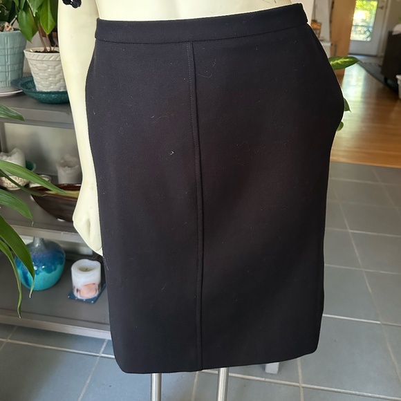 Anne Klein Black Pencil Skirt ~ Size 12 - Picture 1 of 8